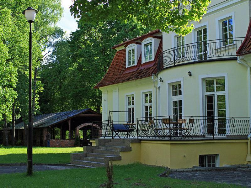 Hotel Ksiezycowy Dworek Kętrzyn Kültér fotó