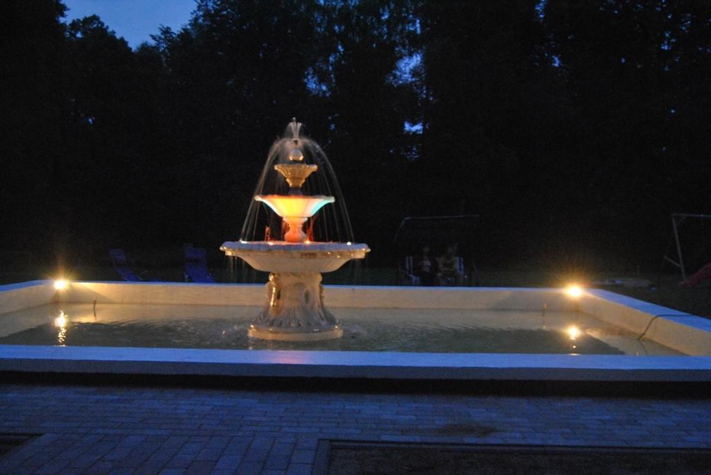 Hotel Ksiezycowy Dworek Kętrzyn Kültér fotó