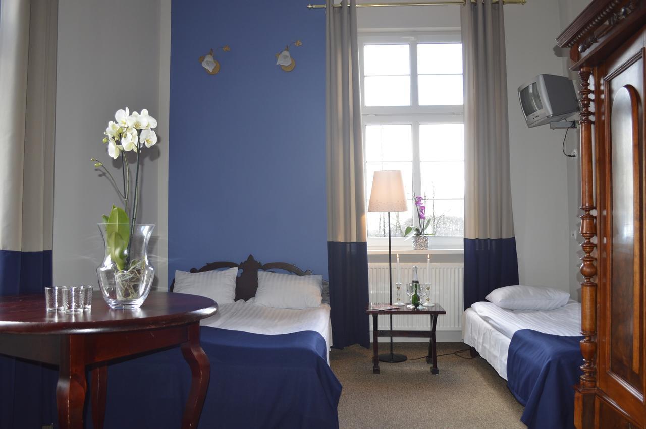 Hotel Ksiezycowy Dworek Kętrzyn Kültér fotó
