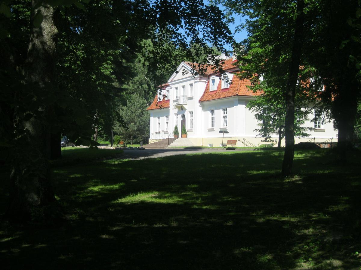 Hotel Ksiezycowy Dworek Kętrzyn Kültér fotó