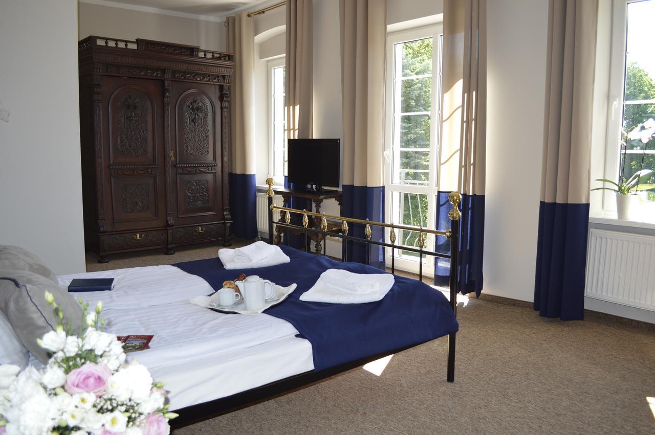 Hotel Ksiezycowy Dworek Kętrzyn Kültér fotó